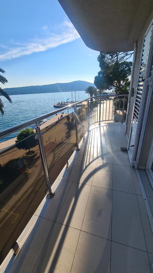 Chic Apartment In The City Center By The Sea Tivat Kültér fotó